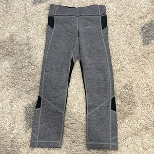 Lululemon 3/4 yoga pants. Size 2